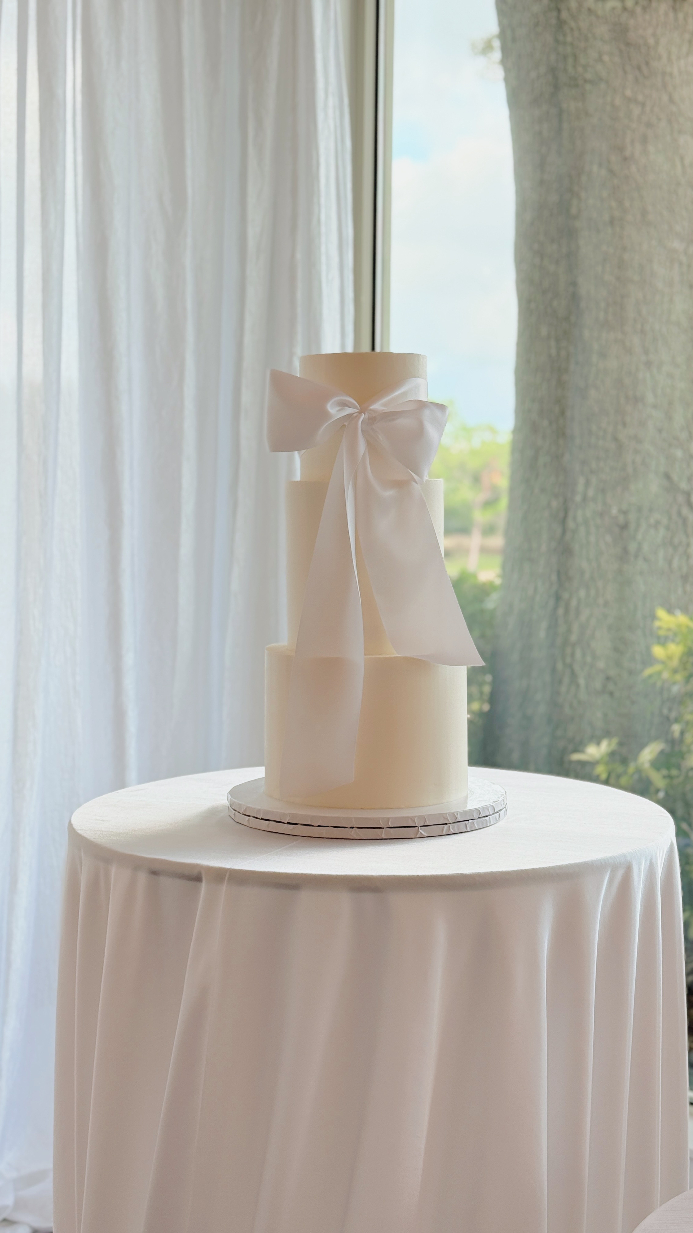 Wedding cake by Shaddai