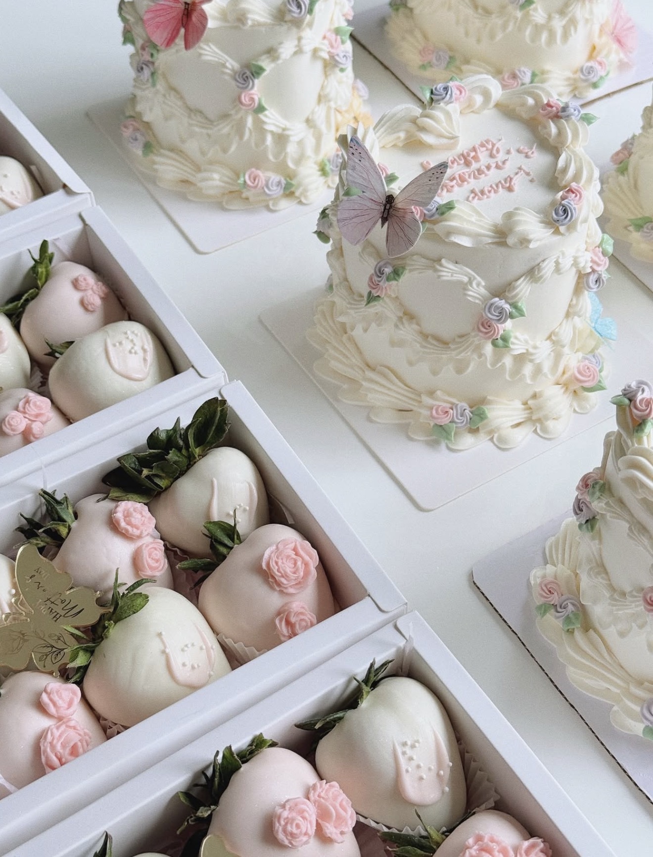 Wedding cake by Shaddai