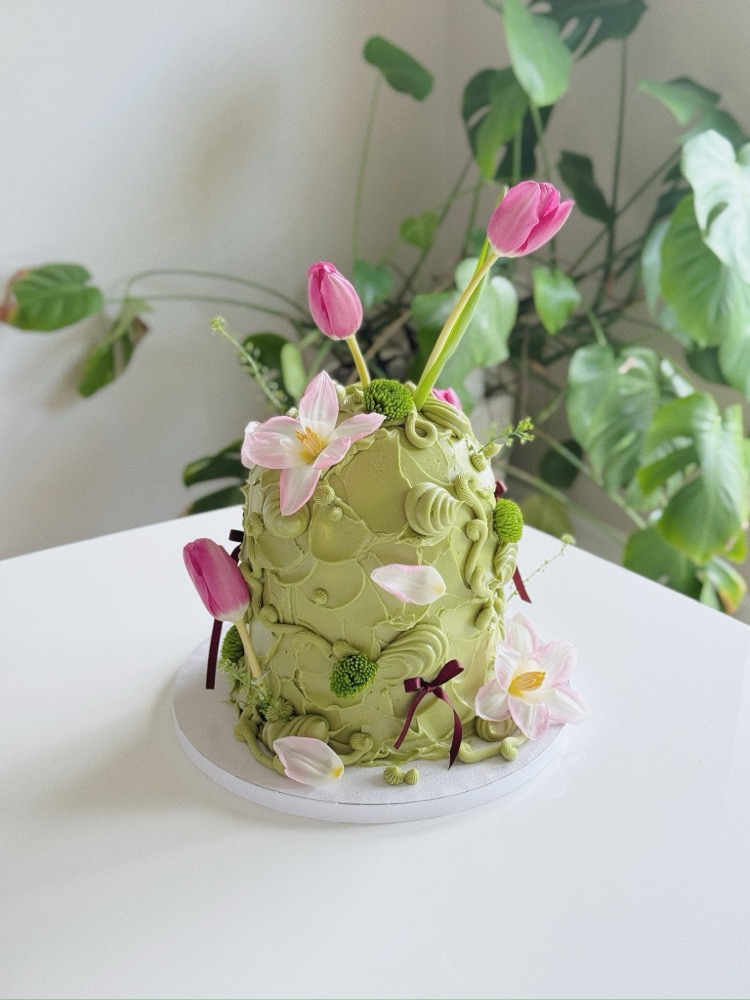 Floral cake by Shaddai