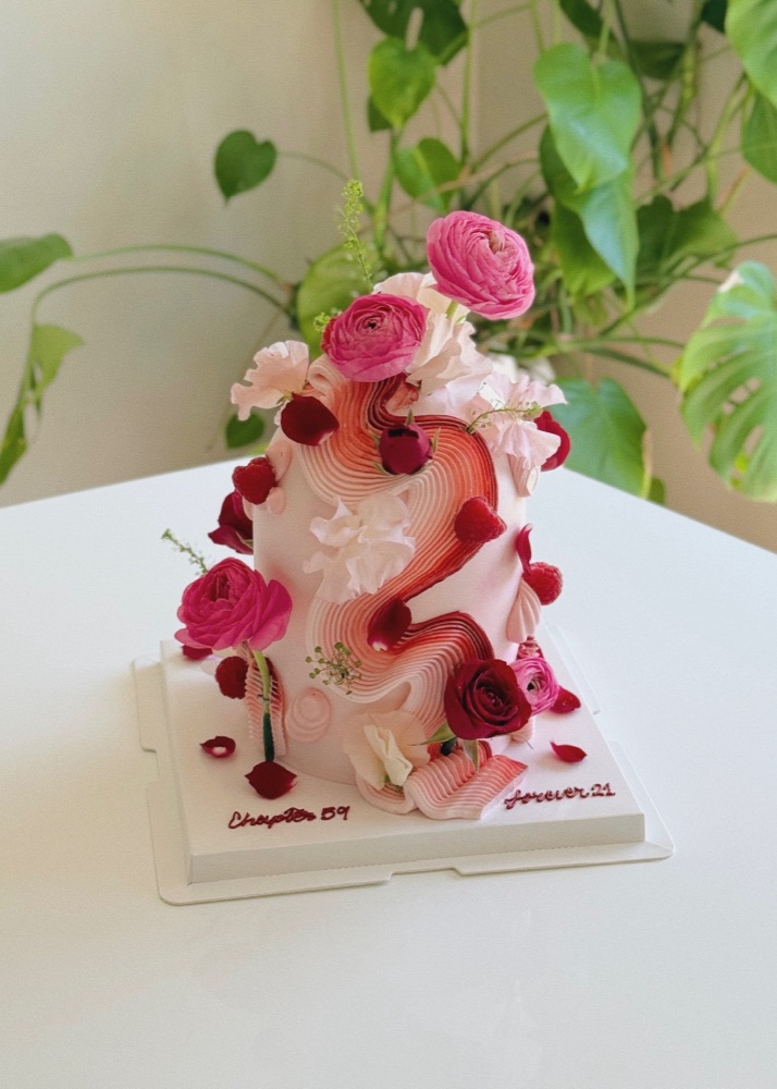 Floral design cake by Shaddai