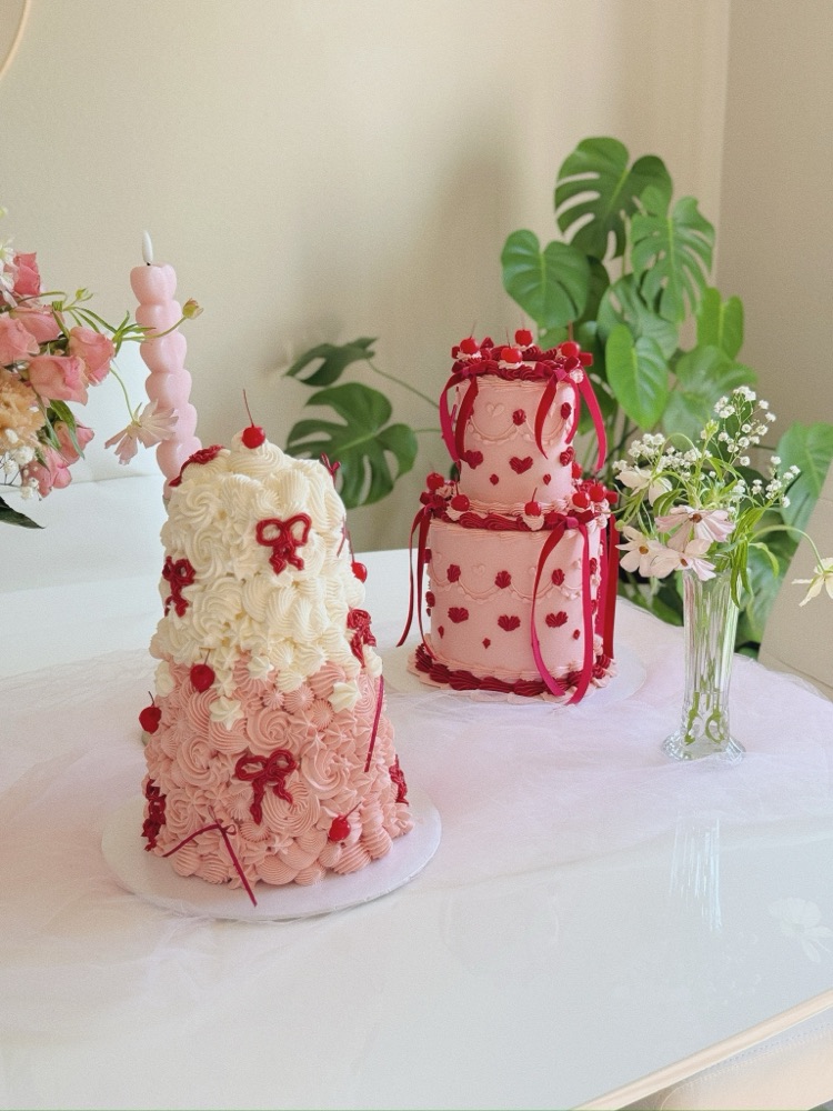 Custom cake design by Shaddai